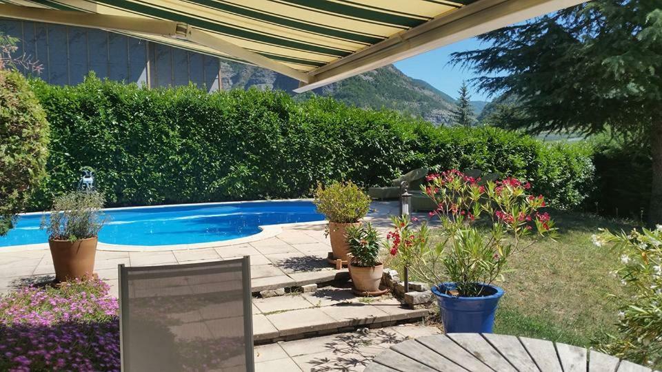 Au Paradis Des Grillons Espinasses Экстерьер фото