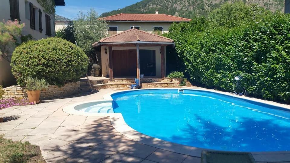 Au Paradis Des Grillons Espinasses Экстерьер фото